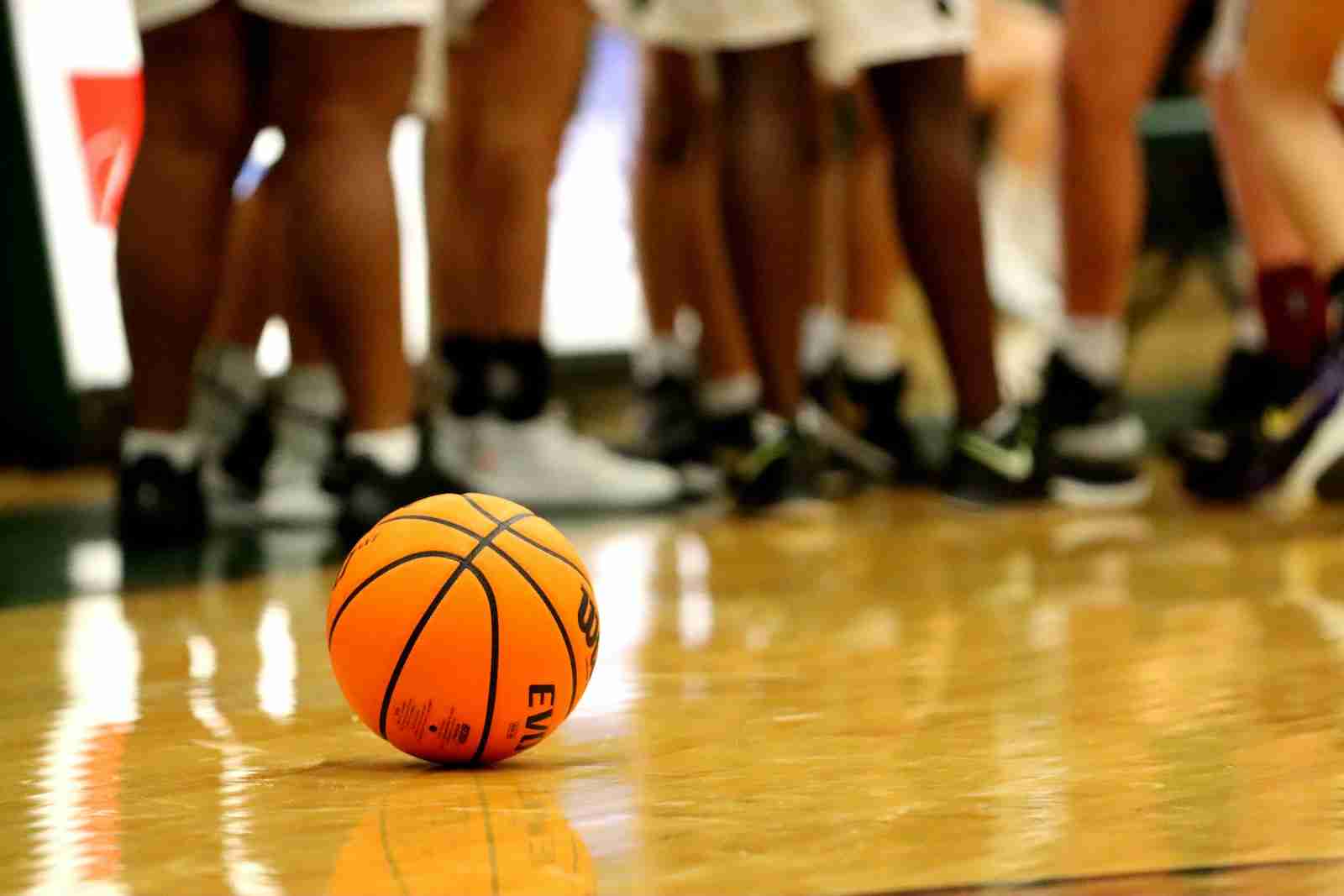 Basketball und Fußball- Das komplette Schulmaterial-Kit für Klasse 7